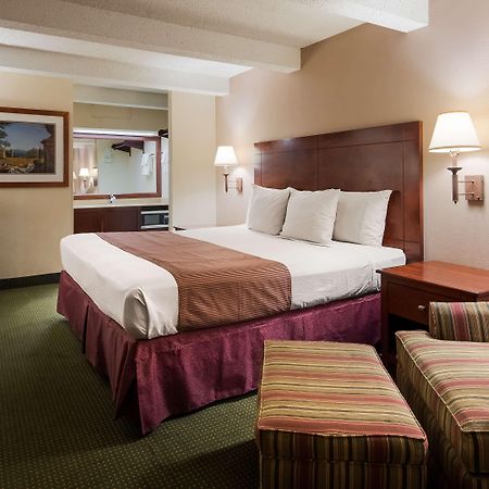 Best Western Montis Inn Saint Robert Zewnętrze zdjęcie