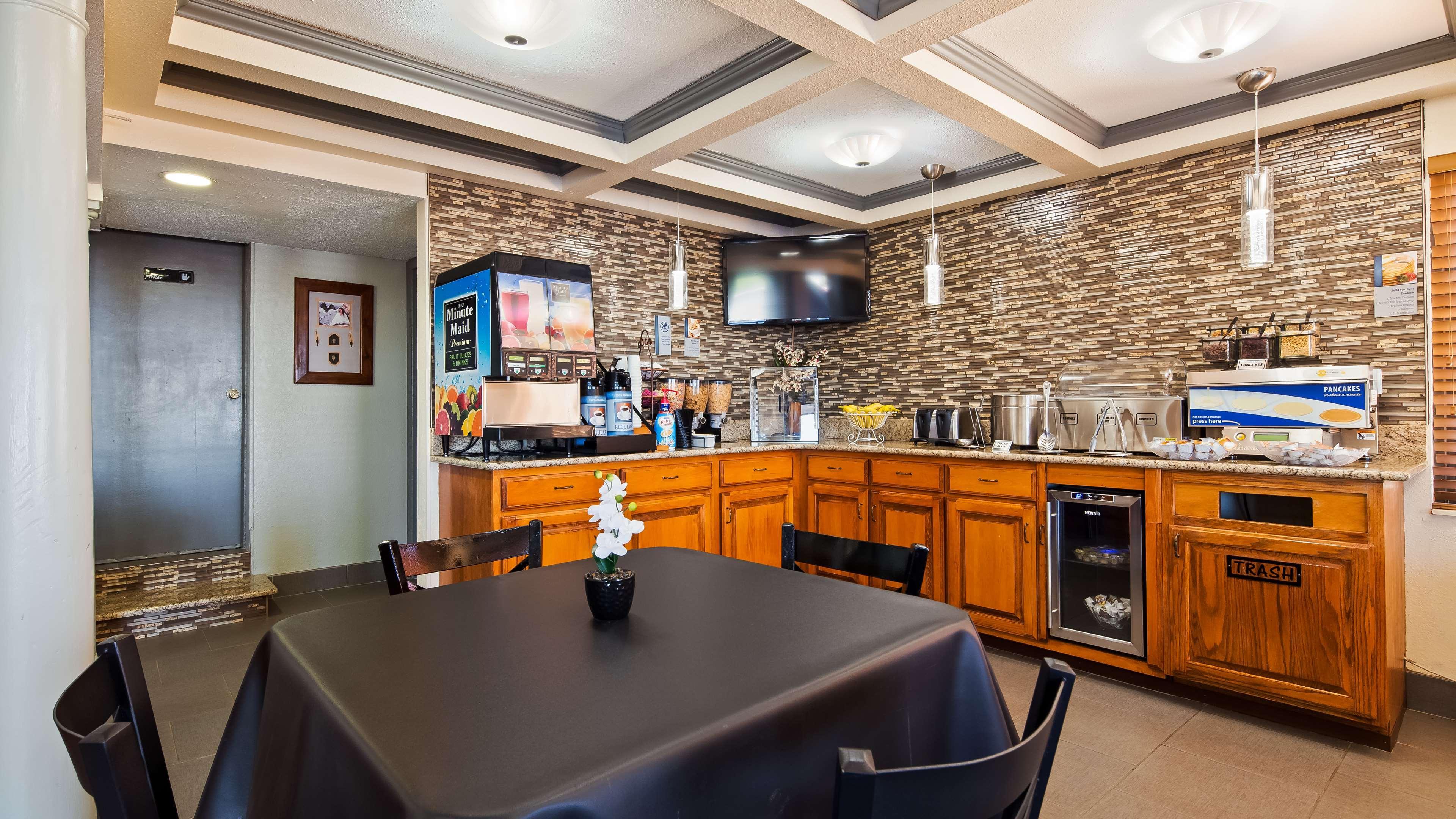 Best Western Montis Inn Saint Robert Zewnętrze zdjęcie